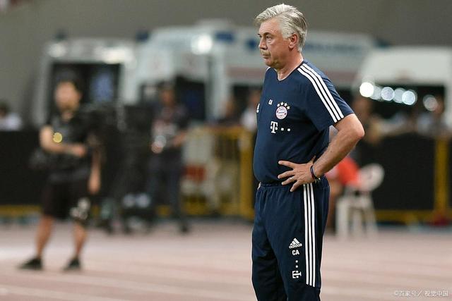 贝林厄姆：更衣室有很多领袖我们互相尊重