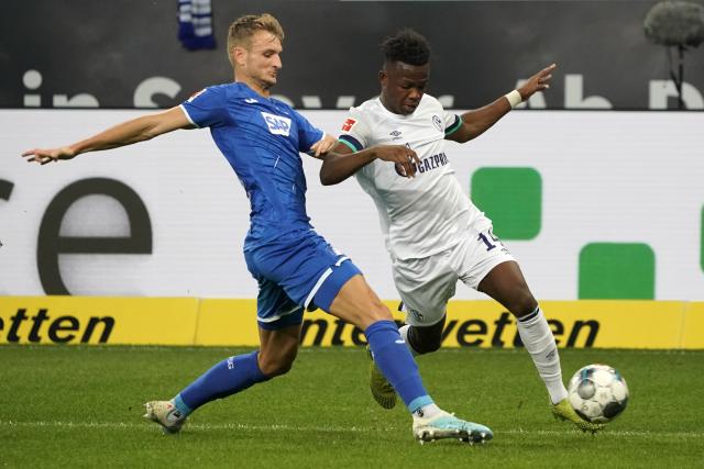 58岁意大利名宿佐拉现场观战卡利亚里vs国米